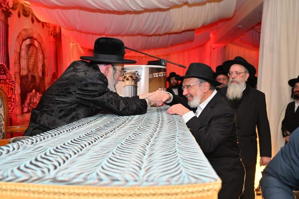 דמעות בציון ושבת בקראקא: מסע הנאמנים של אלכסנדר