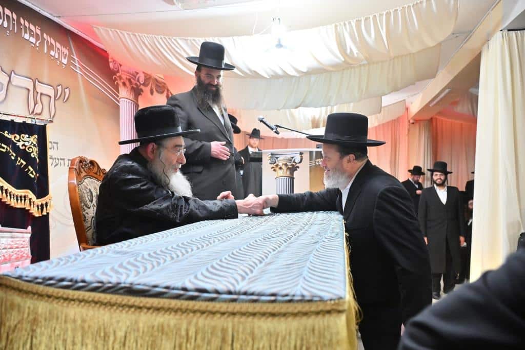 דמעות בציון ושבת בקראקא: מסע הנאמנים של אלכסנדר