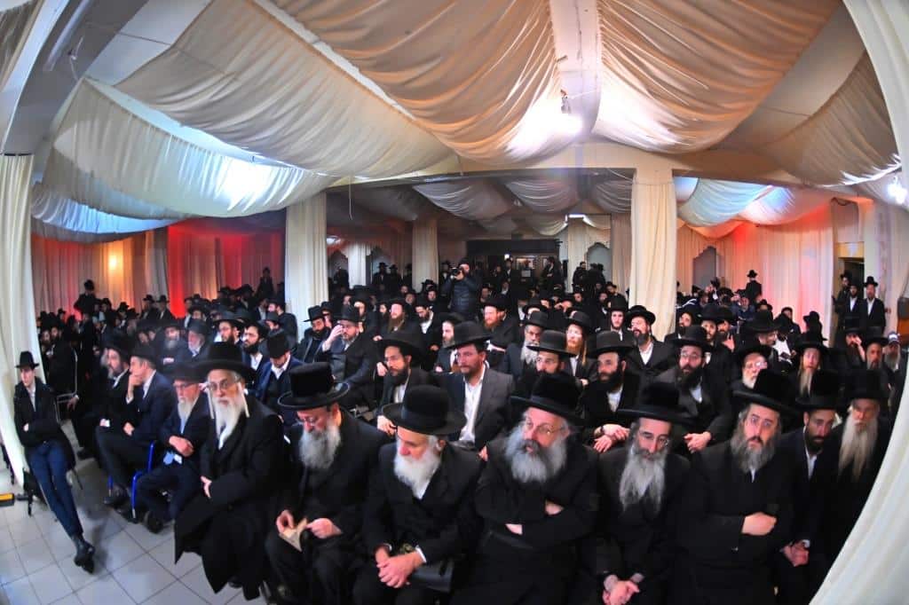 דמעות בציון ושבת בקראקא: מסע הנאמנים של אלכסנדר