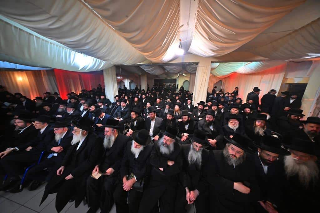 דמעות בציון ושבת בקראקא: מסע הנאמנים של אלכסנדר