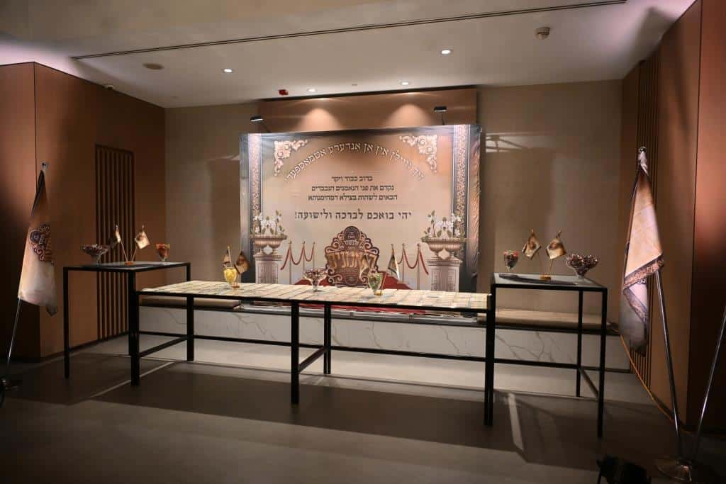 דמעות בציון ושבת בקראקא: מסע הנאמנים של אלכסנדר