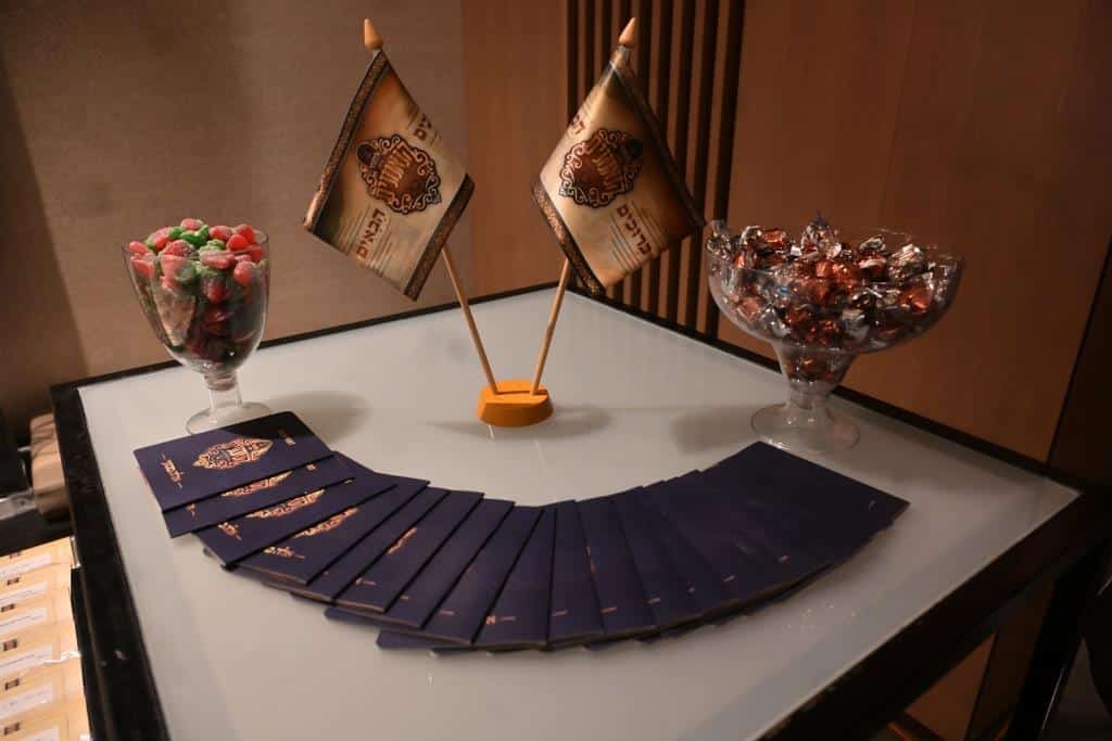 דמעות בציון ושבת בקראקא: מסע הנאמנים של אלכסנדר