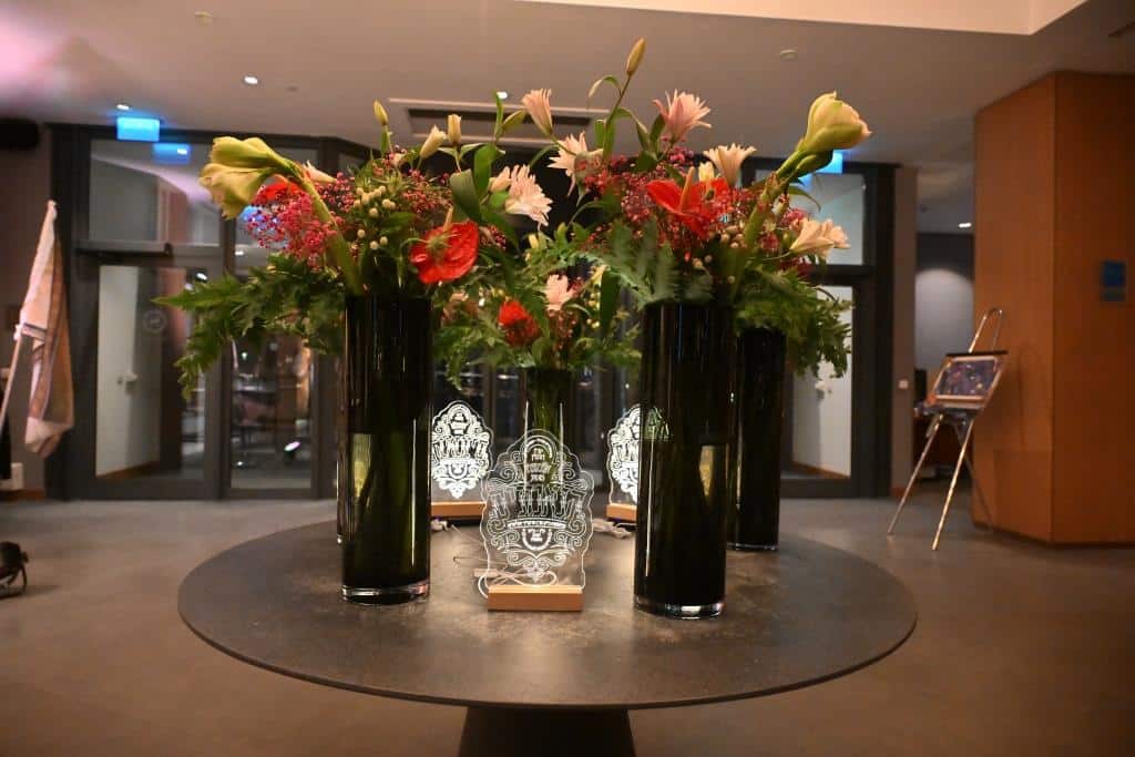 דמעות בציון ושבת בקראקא: מסע הנאמנים של אלכסנדר