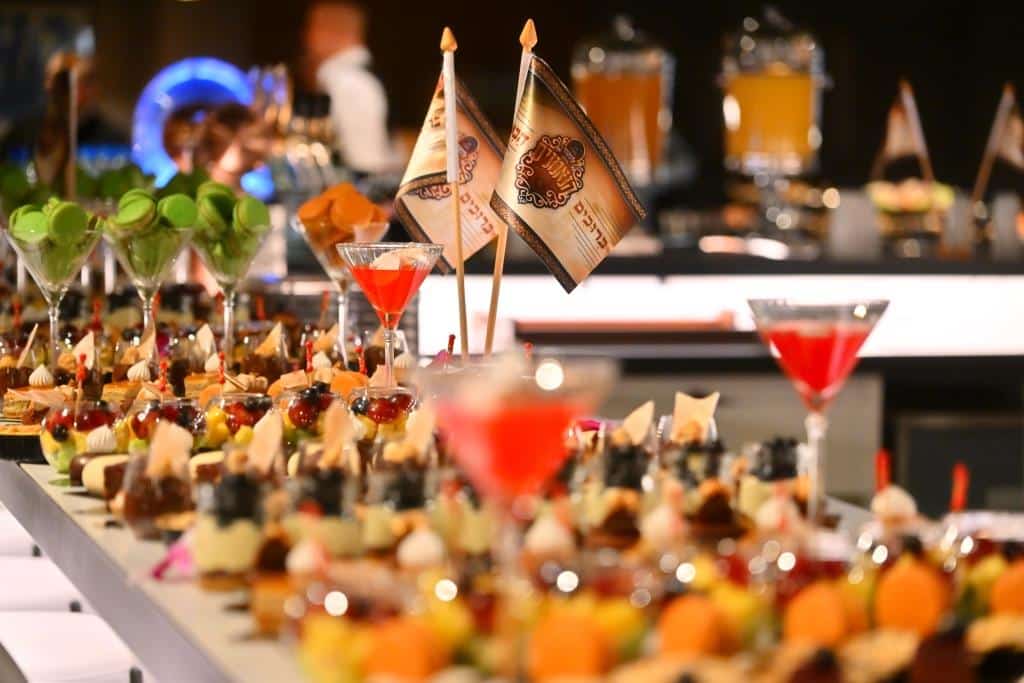 דמעות בציון ושבת בקראקא: מסע הנאמנים של אלכסנדר