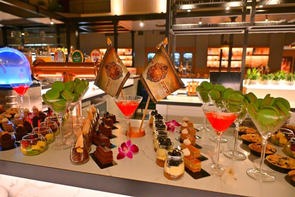 דמעות בציון ושבת בקראקא: מסע הנאמנים של אלכסנדר