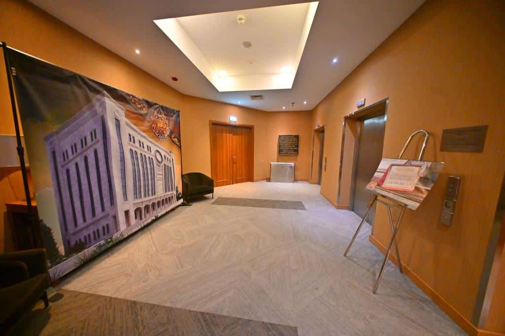 דמעות בציון ושבת בקראקא: מסע הנאמנים של אלכסנדר