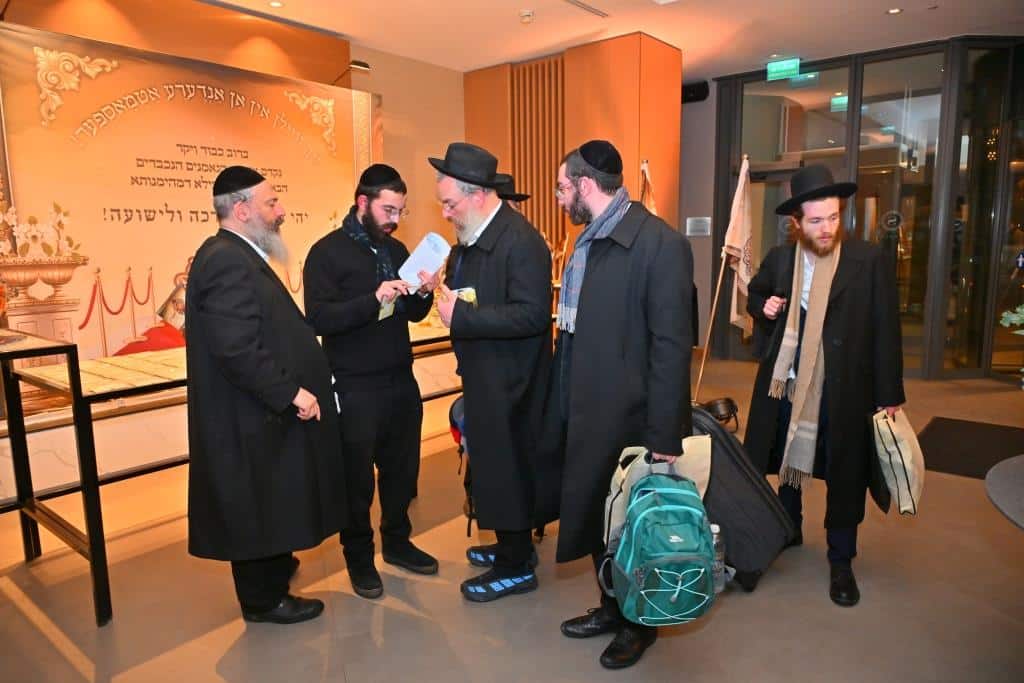 דמעות בציון ושבת בקראקא: מסע הנאמנים של אלכסנדר