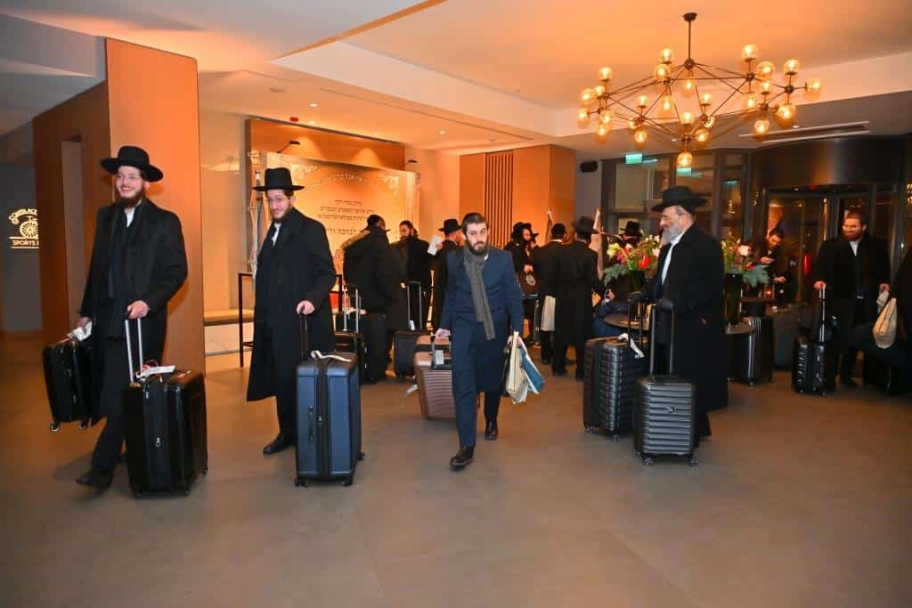 דמעות בציון ושבת בקראקא: מסע הנאמנים של אלכסנדר