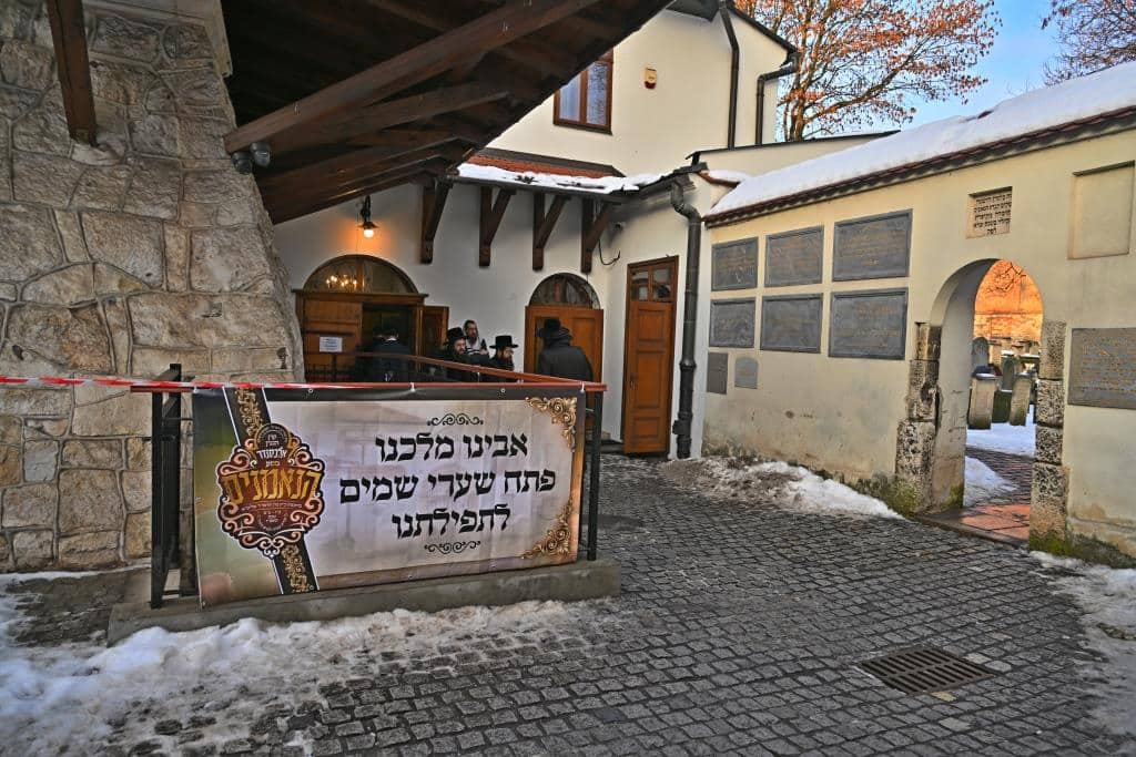 דמעות בציון ושבת בקראקא: מסע הנאמנים של אלכסנדר