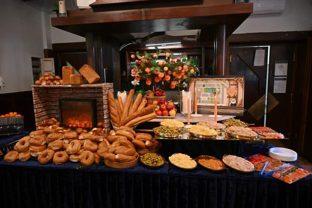 דמעות בציון ושבת בקראקא: מסע הנאמנים של אלכסנדר