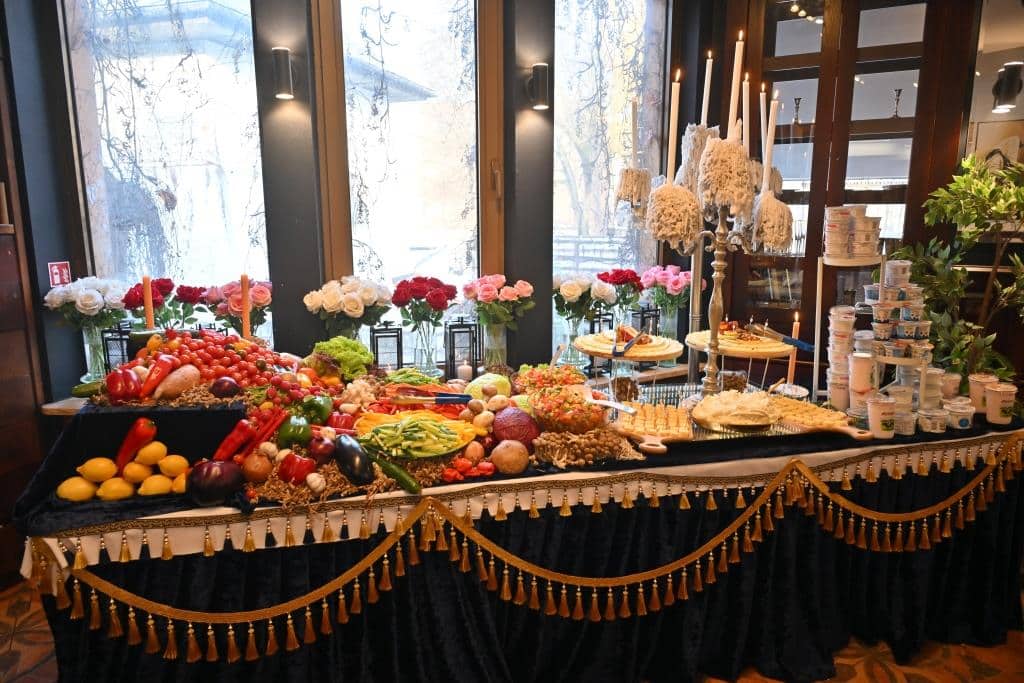 דמעות בציון ושבת בקראקא: מסע הנאמנים של אלכסנדר