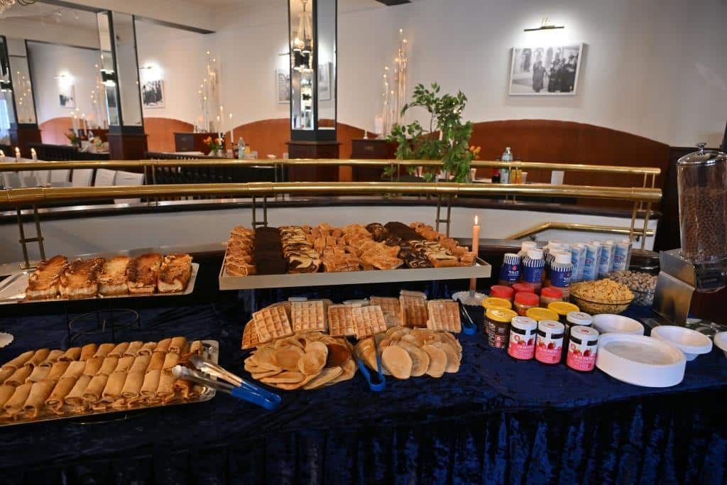 דמעות בציון ושבת בקראקא: מסע הנאמנים של אלכסנדר