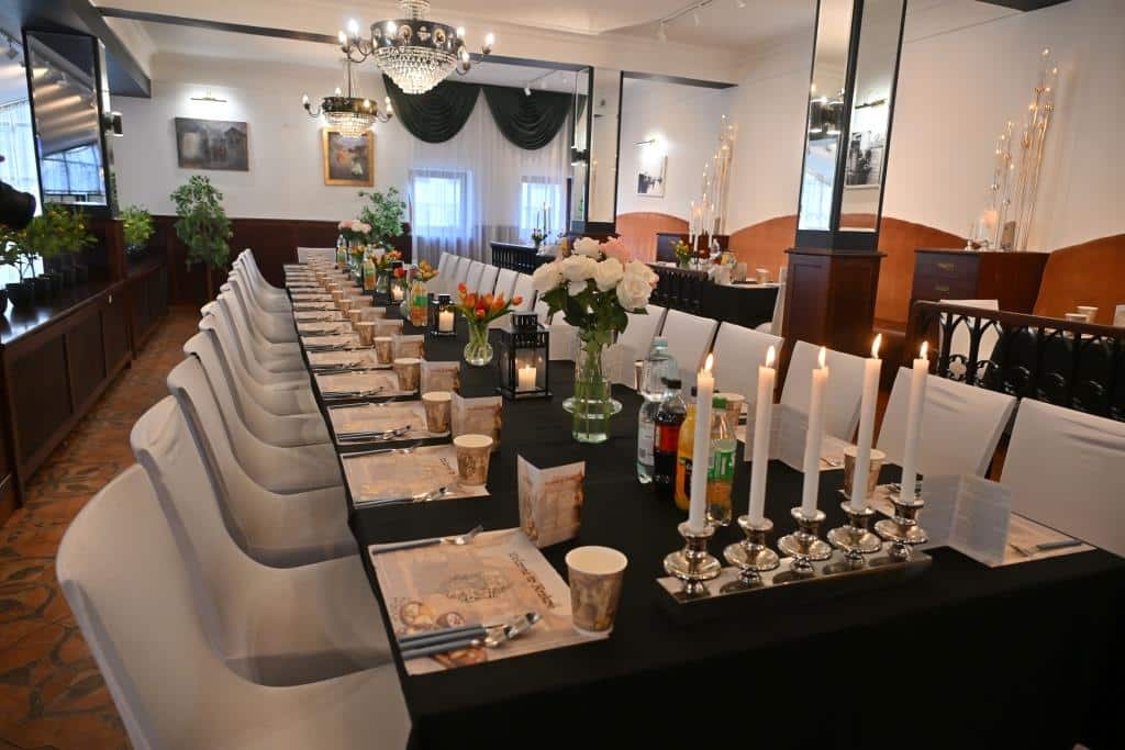 דמעות בציון ושבת בקראקא: מסע הנאמנים של אלכסנדר