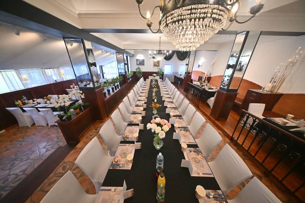 דמעות בציון ושבת בקראקא: מסע הנאמנים של אלכסנדר