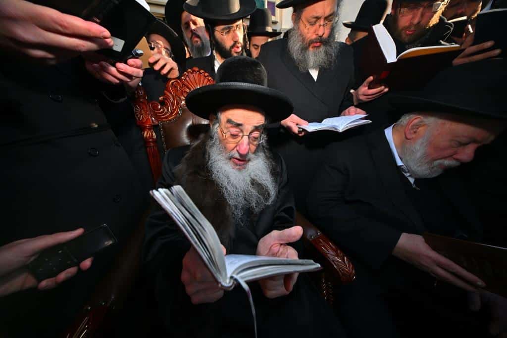 דמעות בציון ושבת בקראקא: מסע הנאמנים של אלכסנדר