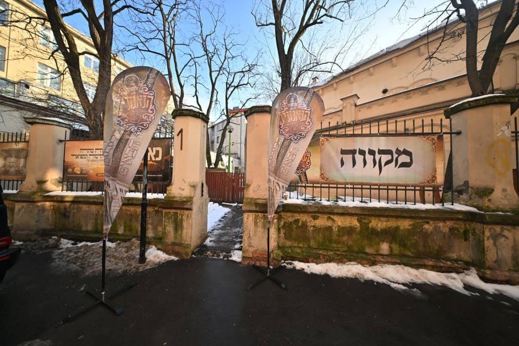 דמעות בציון ושבת בקראקא: מסע הנאמנים של אלכסנדר