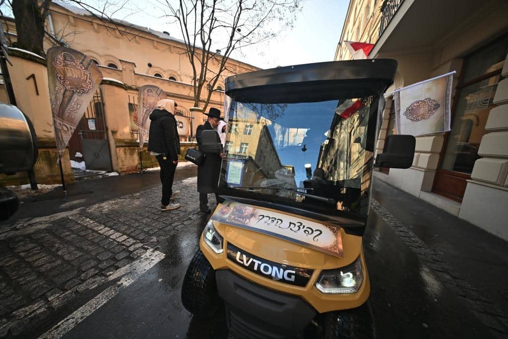 דמעות בציון ושבת בקראקא: מסע הנאמנים של אלכסנדר