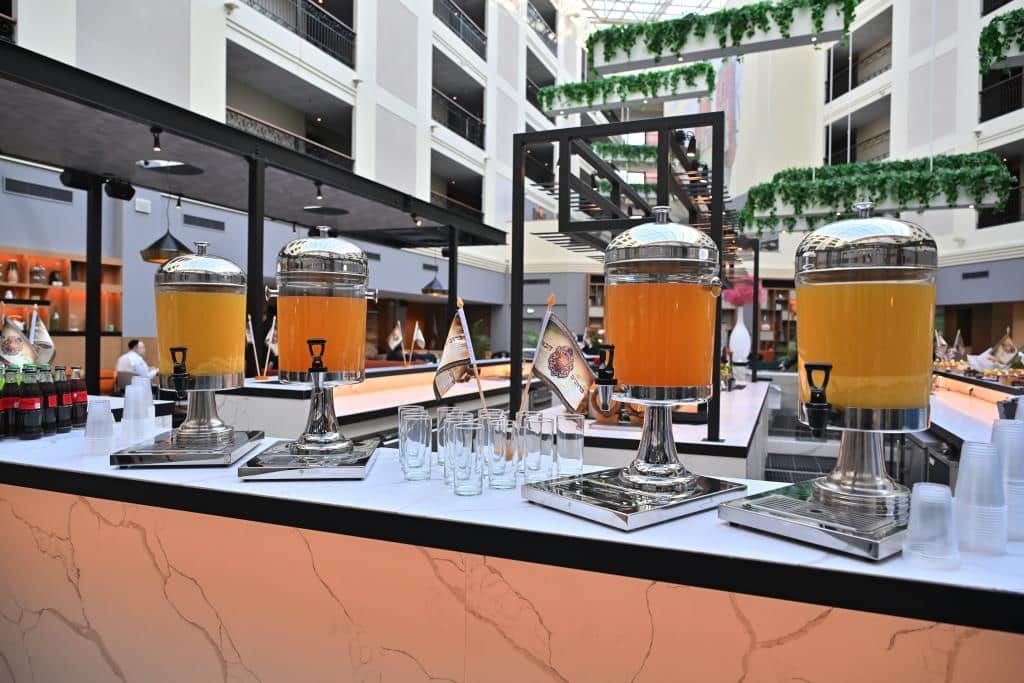 דמעות בציון ושבת בקראקא: מסע הנאמנים של אלכסנדר