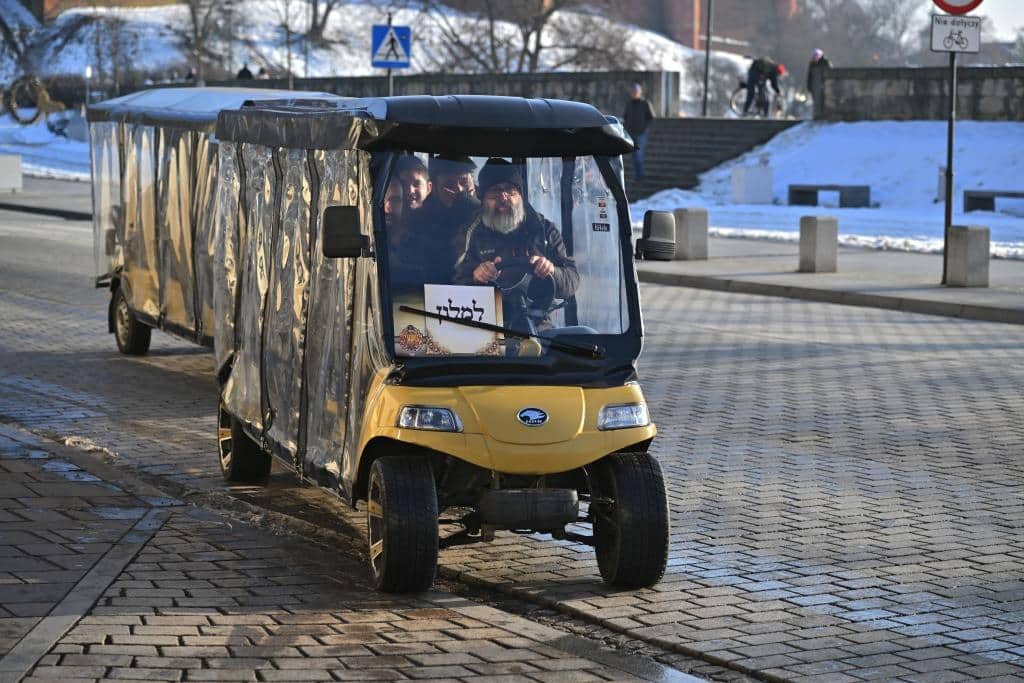 דמעות בציון ושבת בקראקא: מסע הנאמנים של אלכסנדר