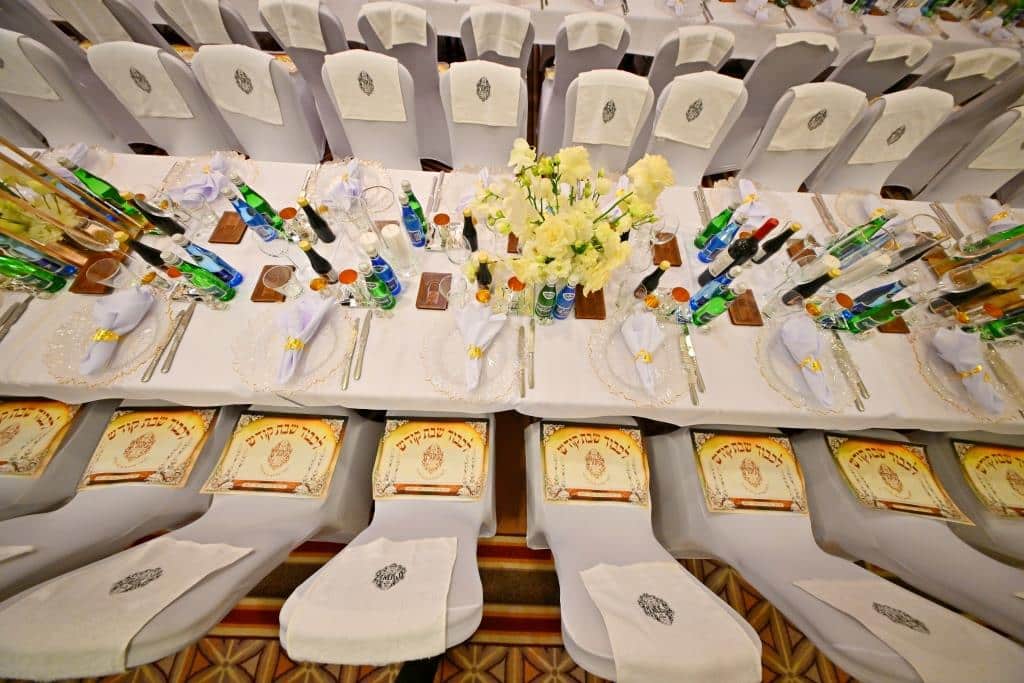 דמעות בציון ושבת בקראקא: מסע הנאמנים של אלכסנדר