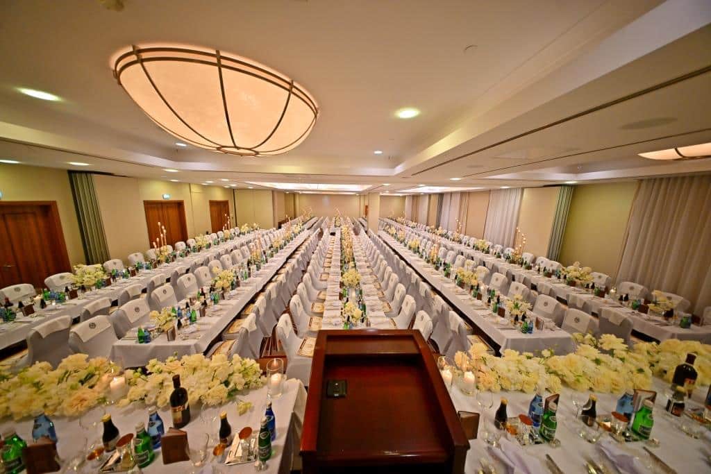 דמעות בציון ושבת בקראקא: מסע הנאמנים של אלכסנדר