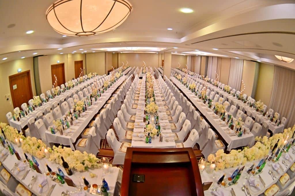 דמעות בציון ושבת בקראקא: מסע הנאמנים של אלכסנדר