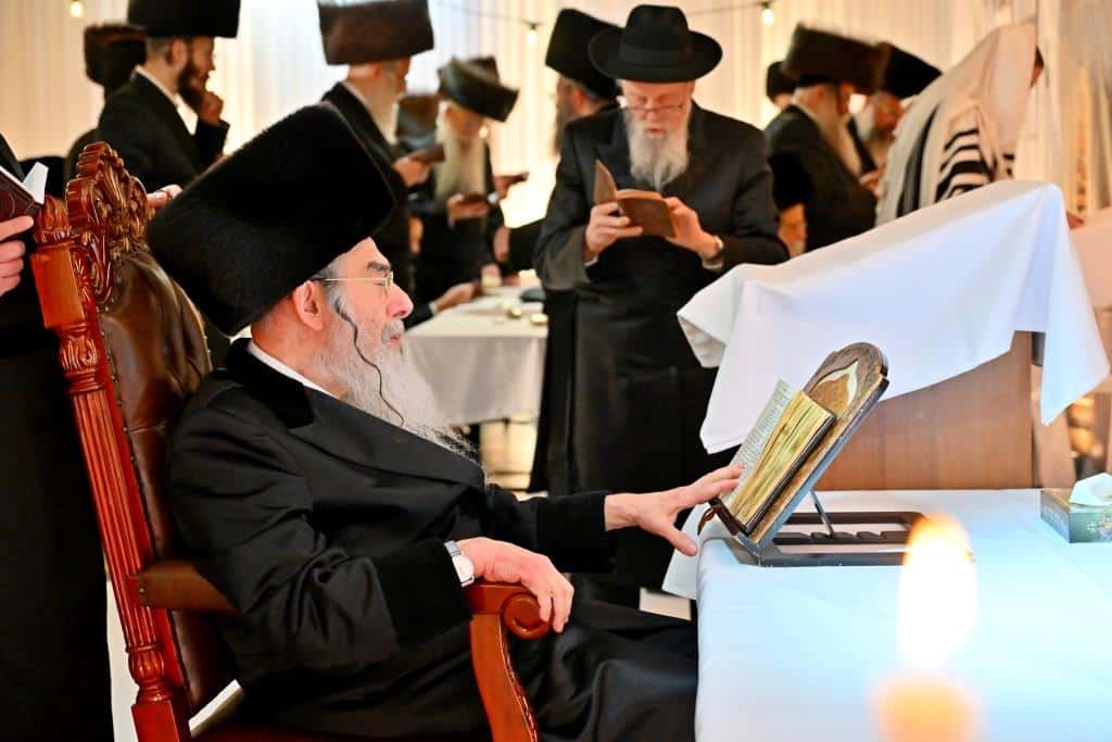 דמעות בציון ושבת בקראקא: מסע הנאמנים של אלכסנדר