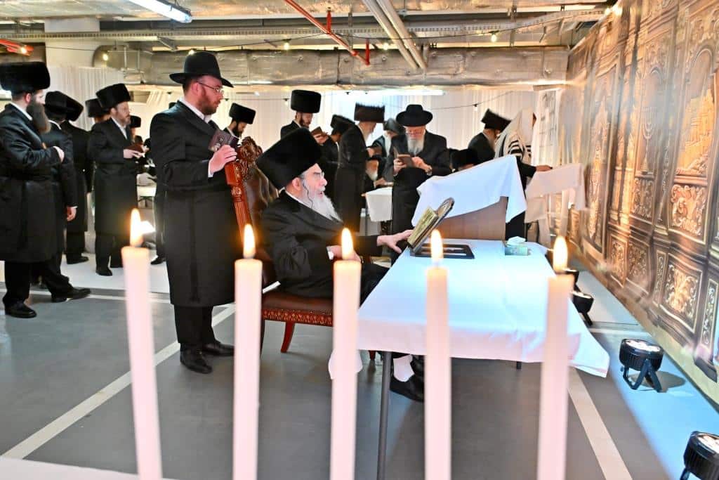 דמעות בציון ושבת בקראקא: מסע הנאמנים של אלכסנדר