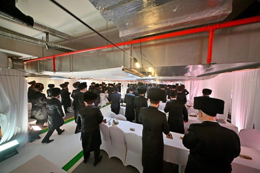 דמעות בציון ושבת בקראקא: מסע הנאמנים של אלכסנדר