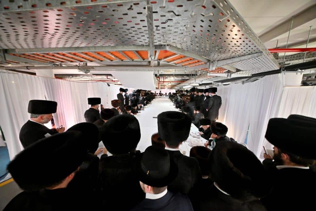 דמעות בציון ושבת בקראקא: מסע הנאמנים של אלכסנדר