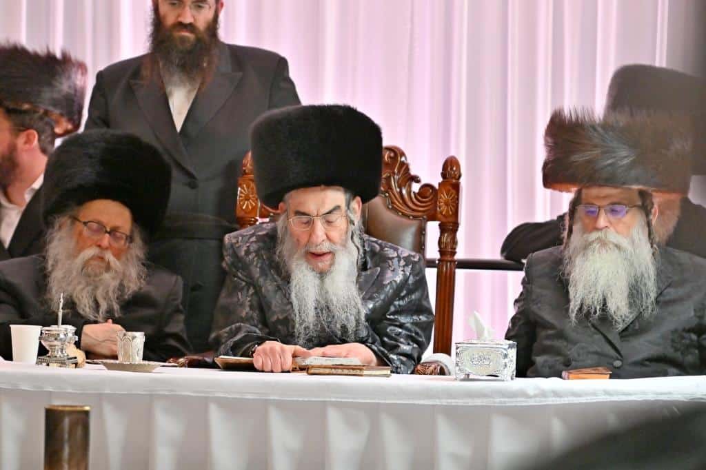 דמעות בציון ושבת בקראקא: מסע הנאמנים של אלכסנדר