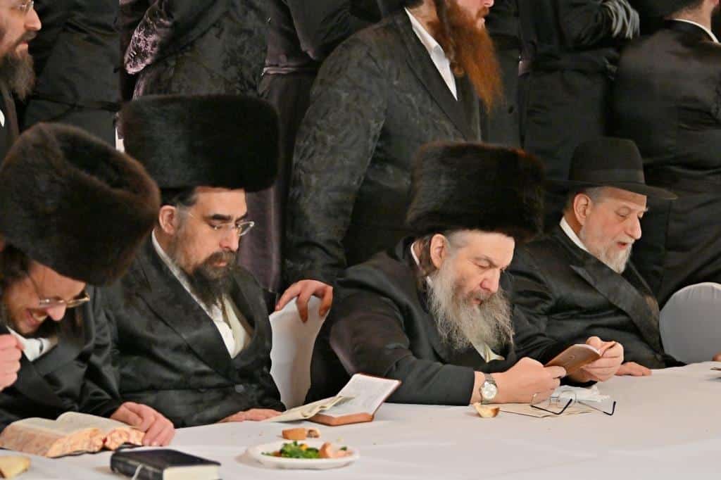 דמעות בציון ושבת בקראקא: מסע הנאמנים של אלכסנדר