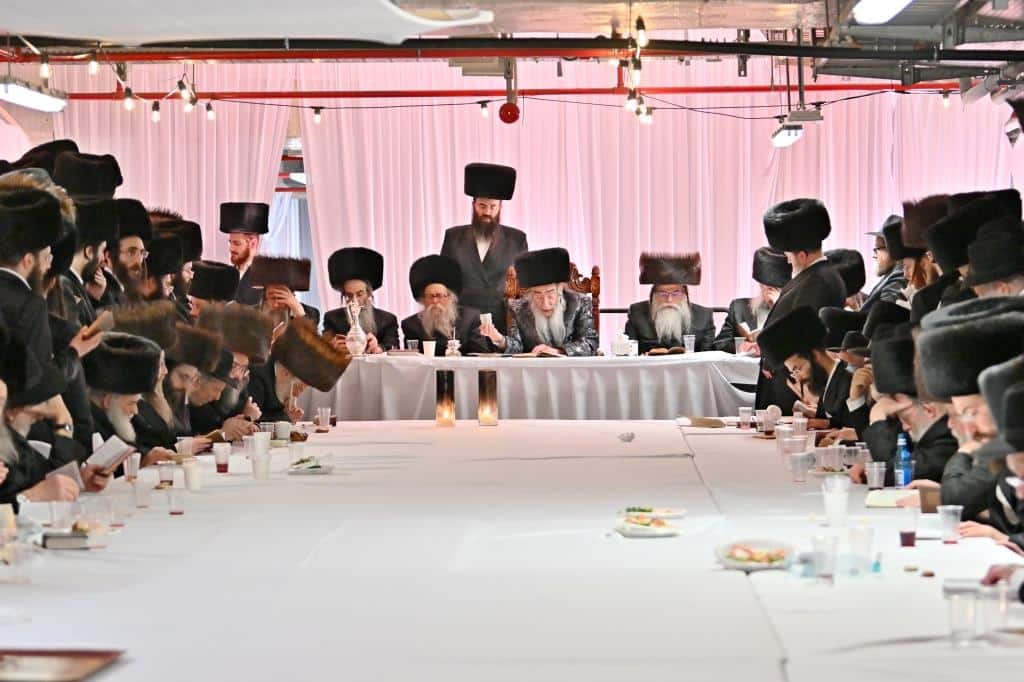 דמעות בציון ושבת בקראקא: מסע הנאמנים של אלכסנדר