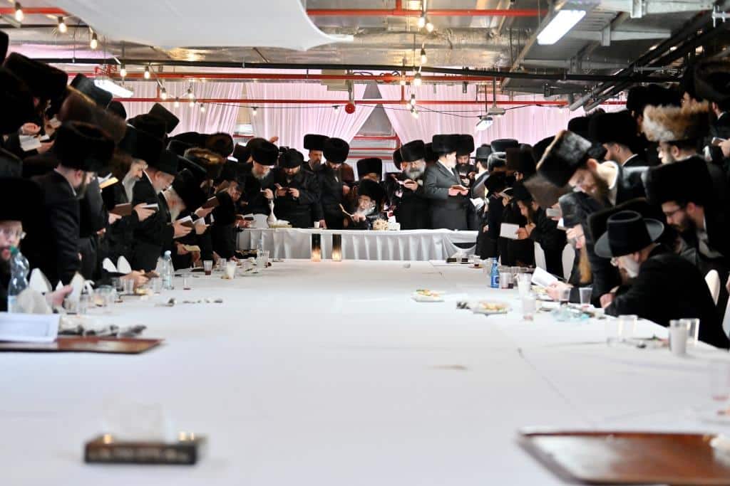 דמעות בציון ושבת בקראקא: מסע הנאמנים של אלכסנדר