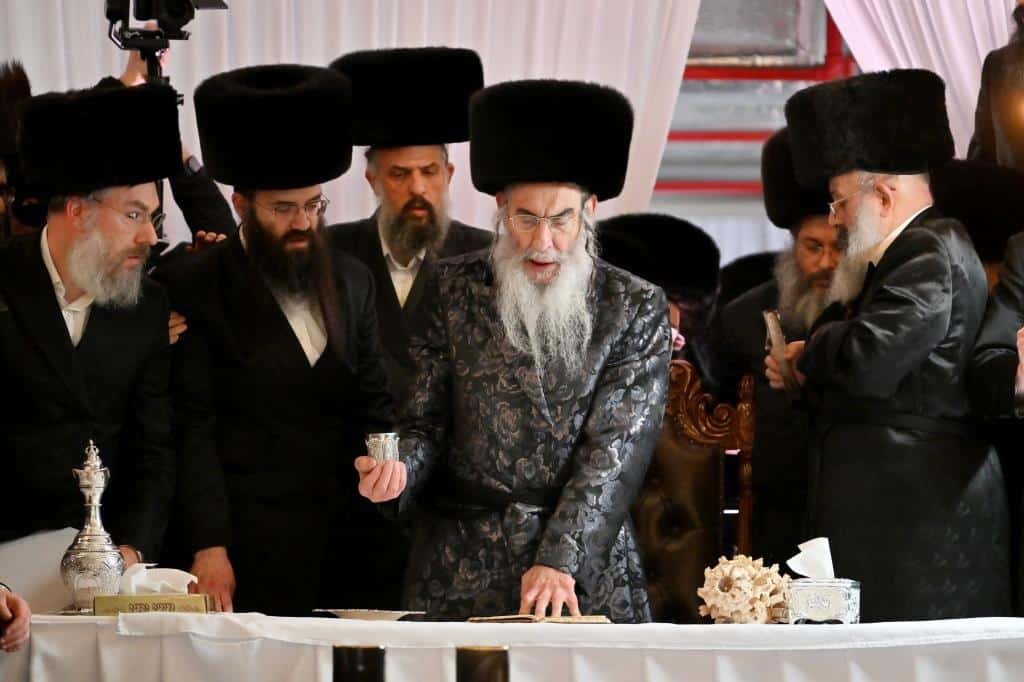 דמעות בציון ושבת בקראקא: מסע הנאמנים של אלכסנדר