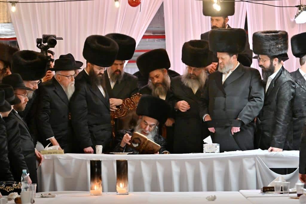 דמעות בציון ושבת בקראקא: מסע הנאמנים של אלכסנדר