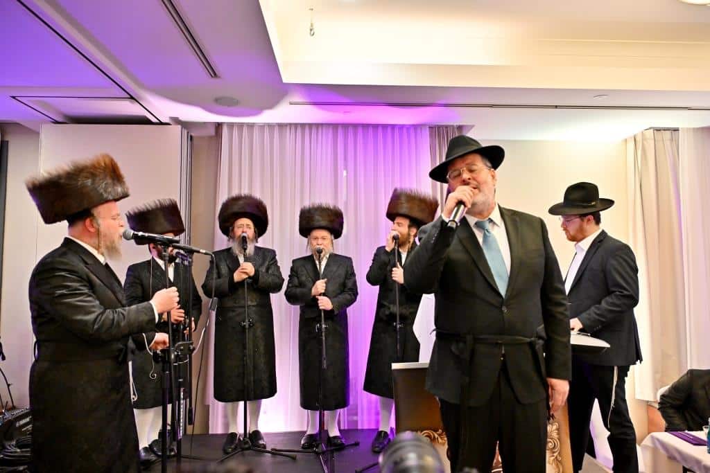 דמעות בציון ושבת בקראקא: מסע הנאמנים של אלכסנדר