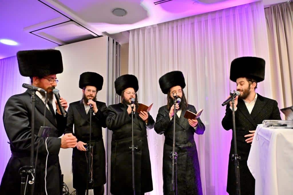 דמעות בציון ושבת בקראקא: מסע הנאמנים של אלכסנדר