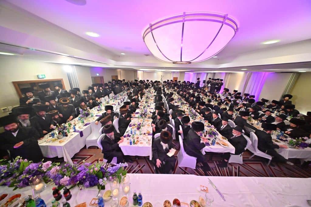 דמעות בציון ושבת בקראקא: מסע הנאמנים של אלכסנדר