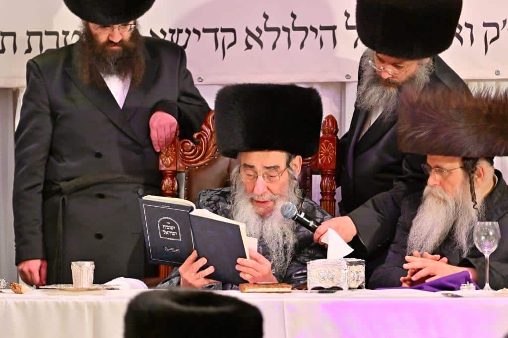 דמעות בציון ושבת בקראקא: מסע הנאמנים של אלכסנדר