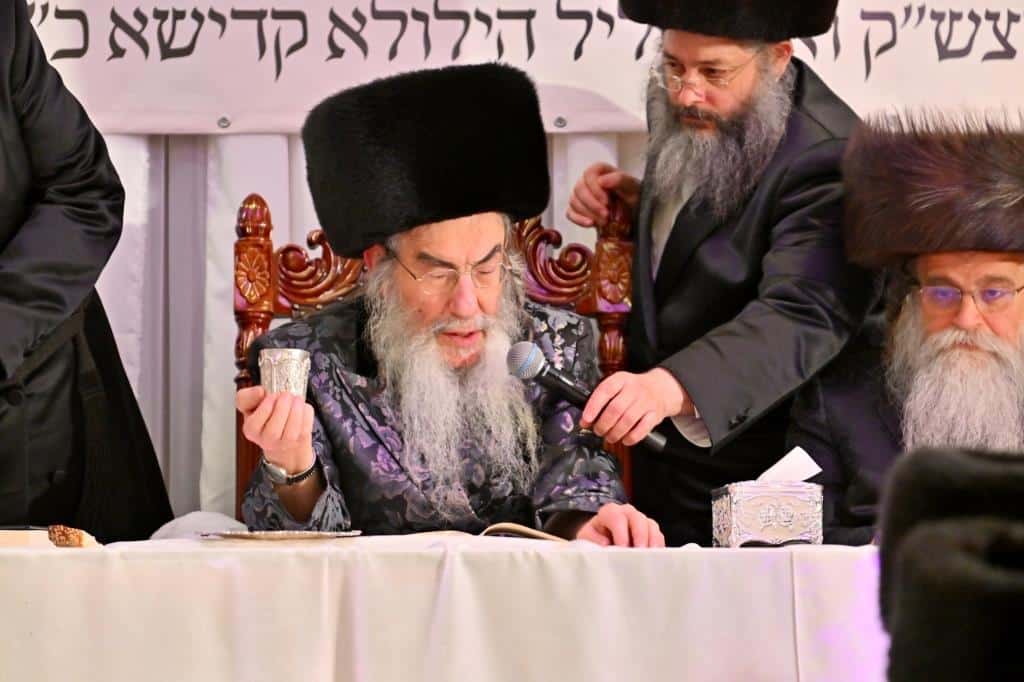 דמעות בציון ושבת בקראקא: מסע הנאמנים של אלכסנדר