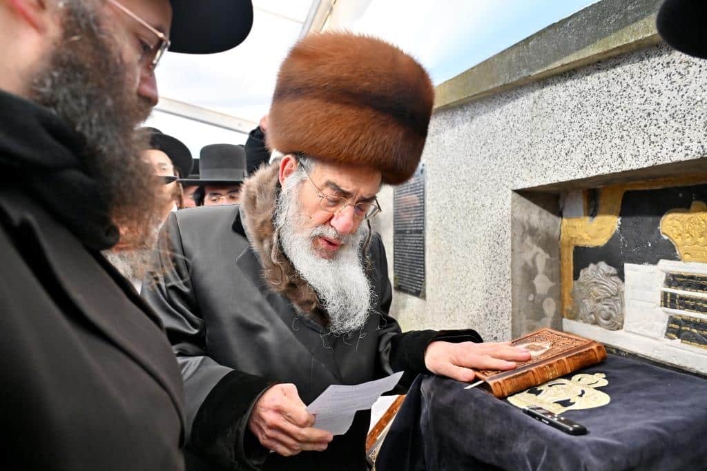 דמעות בציון ושבת בקראקא: מסע הנאמנים של אלכסנדר