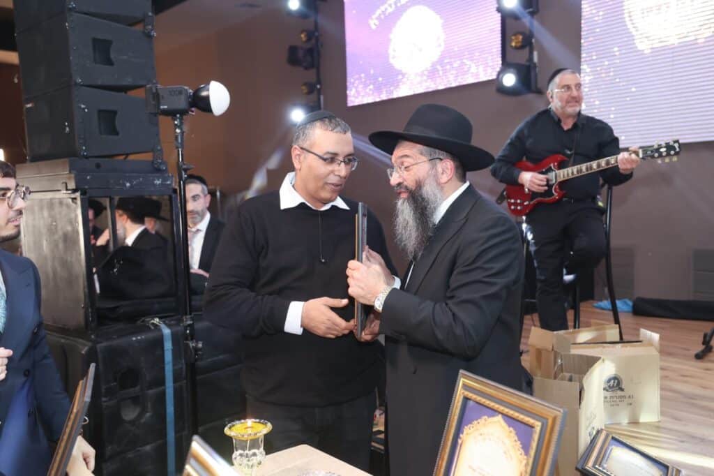 גלריה: חלוקת תעודות הסמכה לאברכים במוסדות שירה לציון