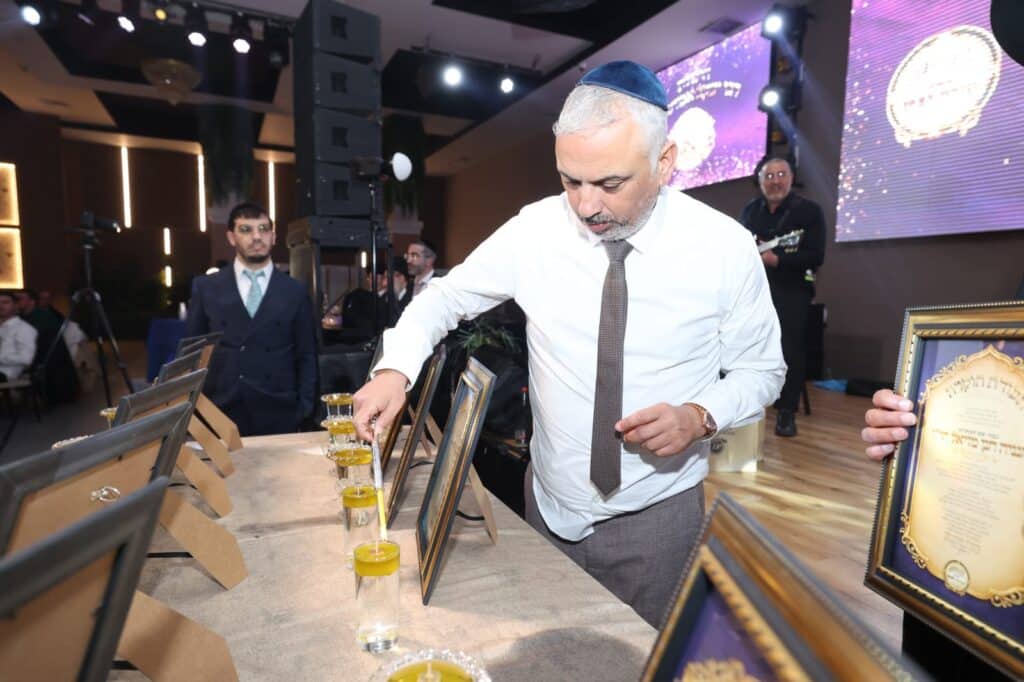 גלריה: חלוקת תעודות הסמכה לאברכים במוסדות שירה לציון