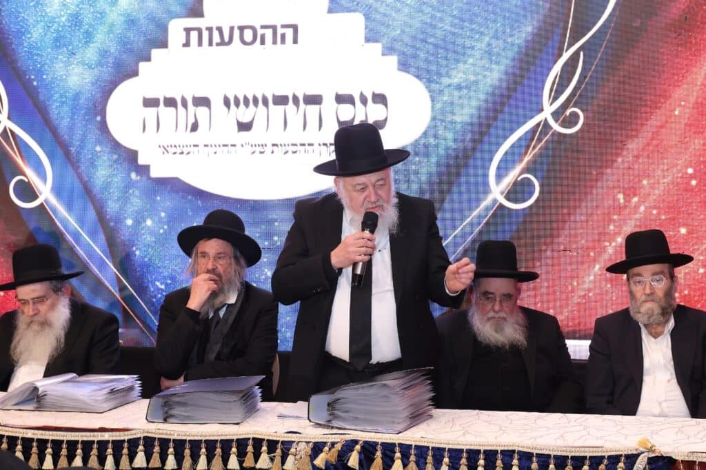 אלפי בוגרי "קרן ההסעות" בכנס הוקרה במעמד גדולי ישראל 