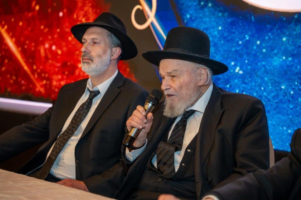 אלפי בוגרי "קרן ההסעות" בכנס הוקרה במעמד גדולי ישראל 