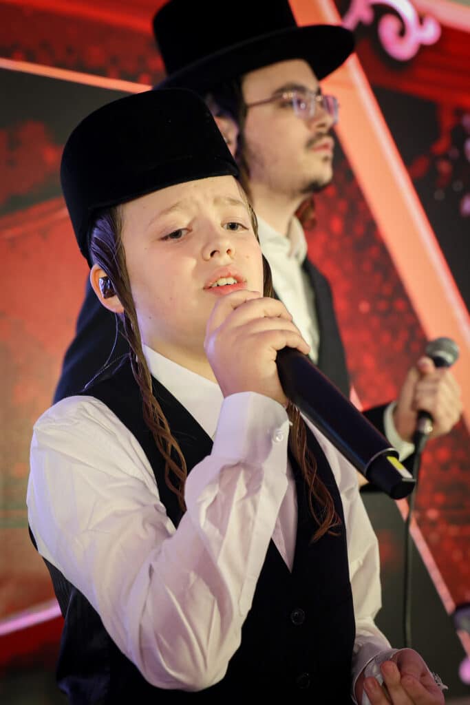 גלריה: דינר לטובת בית המדרש מכנובקא בעלזא בירושלים