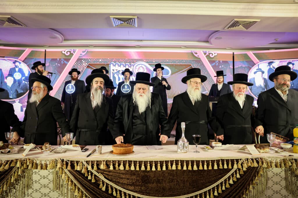 גלריה: דינר לטובת בית המדרש מכנובקא בעלזא בירושלים