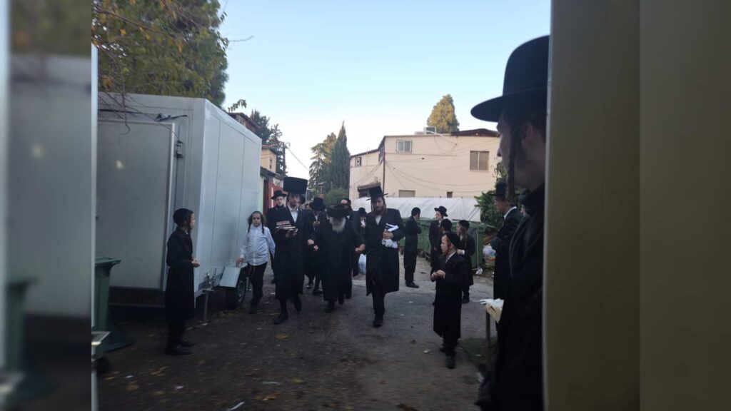 המשב"ק: התפילה של מרן הגר"ד לנדו בבית הכנסת התימני