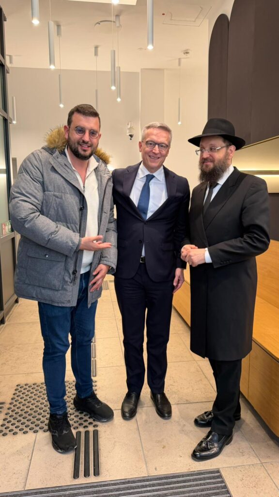 שלוחים סטורי: המסע להפצת אור השליחות